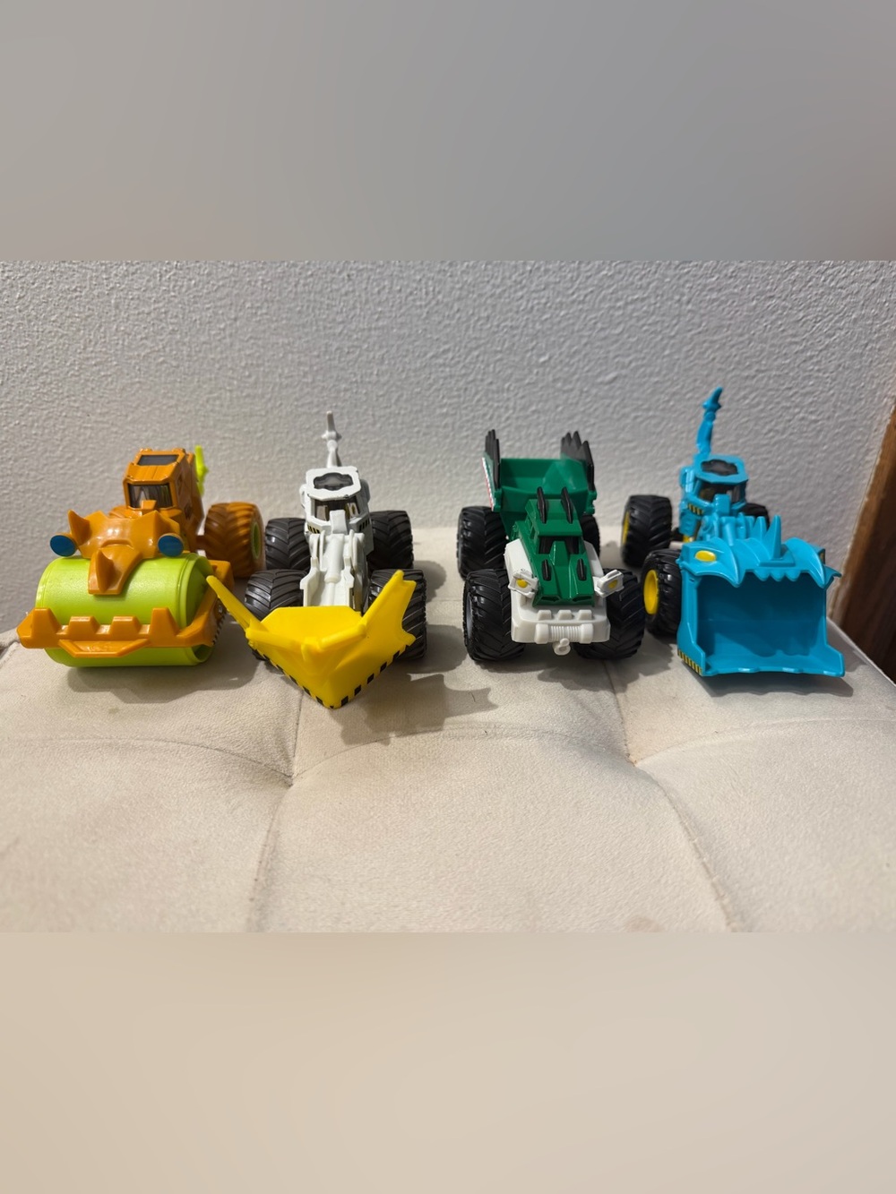 Monster jam dirt squad set